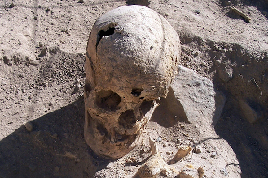 A burial of a young woman found in the middle of a tomb in Peru's Cotahuasi Valley. A burial of a young woman found in the middle of a tomb in Peru's Cotahuasi Valley.