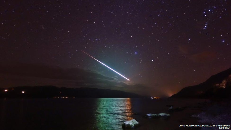 A meteor captured by a tour guide on the shores of Loch Ness A meteor captured by a tour guide on the shores of Loch Ness